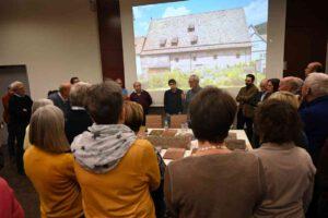 Interessierte Zuhörerinnen und Zuhörer