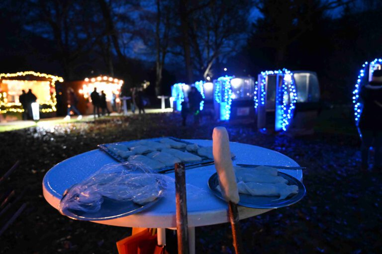 Die Stockbrote sind vorbereitet und gewickelt ...