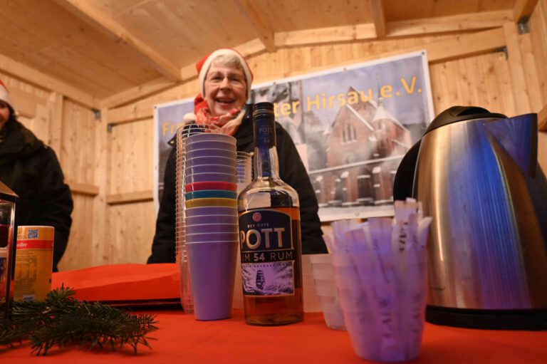 Zutat für den Kloster-Grog - von Angelika aufmerksam bewacht