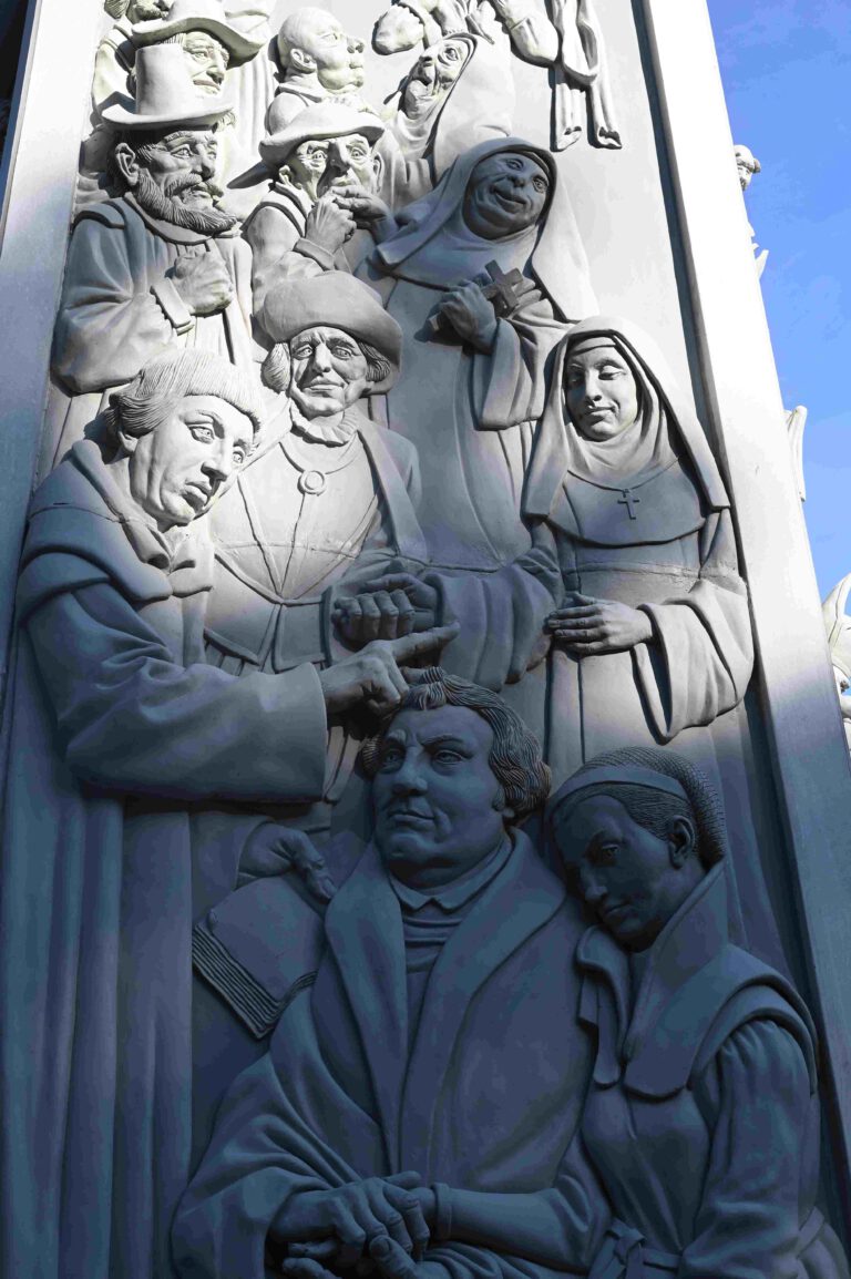 Die Hochzeit Luthers mit der ehemaligen Nonne Katharina von Bora. Nach der "Weinsberger Bluttat" distanzierte er sich von den Aufständischen.