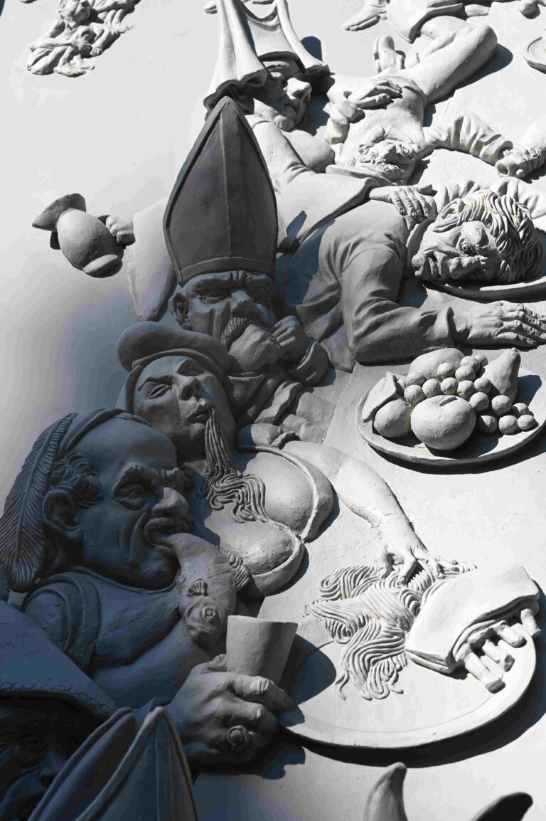 Die Finanzierung der "Völlerei der Oberschicht" erforderte höhere Steuern und schürte die Unzufriedenheit der Untertanen. Die "Empörerordnung" von 1514 rechtfertigte die Bestrafung der Aufständischen.